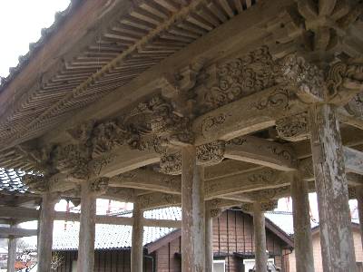永尾山長橋寺三門の見事な彫り物