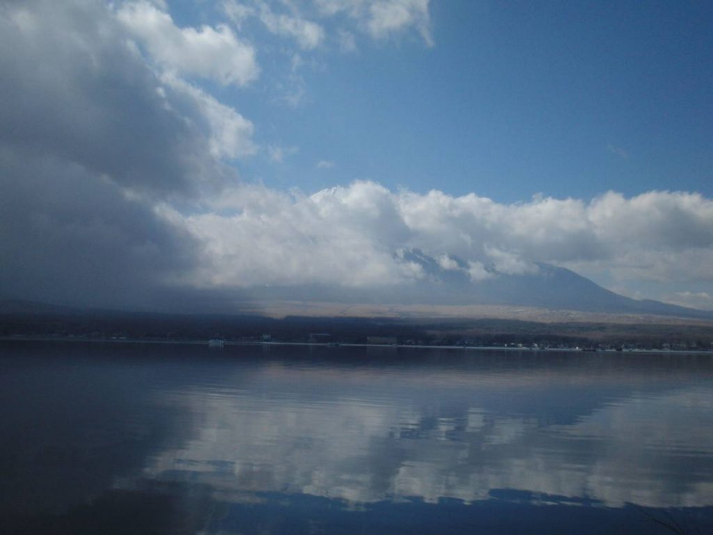 雲にかなり隠れてしまっていた富士山