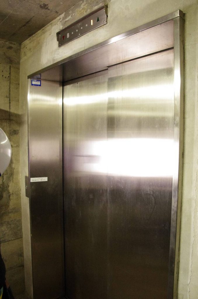監査廊エレベーター